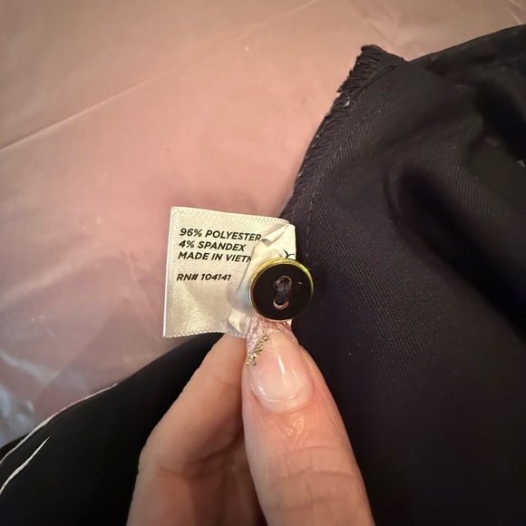 Lady Hagen Black Tailored Bermuda Shorts Size 8/Medium - Picture 4 of 8